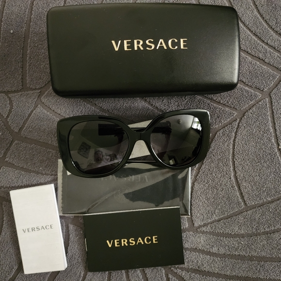 Authentic Versace Sunglasses - Picture 9 of 17